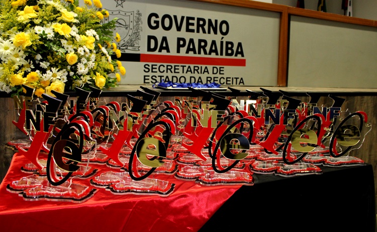 Foto Evento de celebrao dos 10 anos Placas